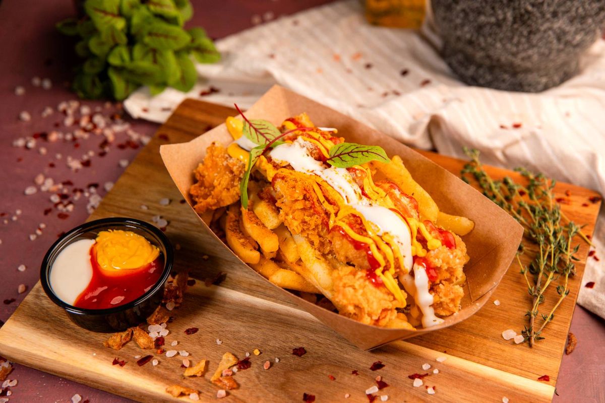 DELI•BOX Cartofi Crispy + Sos